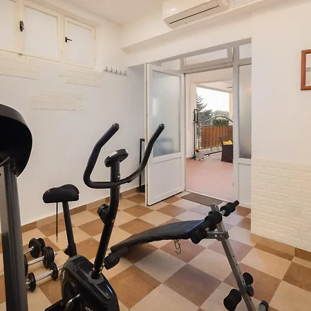 Perla - 2 Min To The & Free Parking Apartment *
