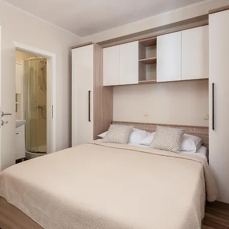 Apartment Perla - 2 Min To The & Free Parking *