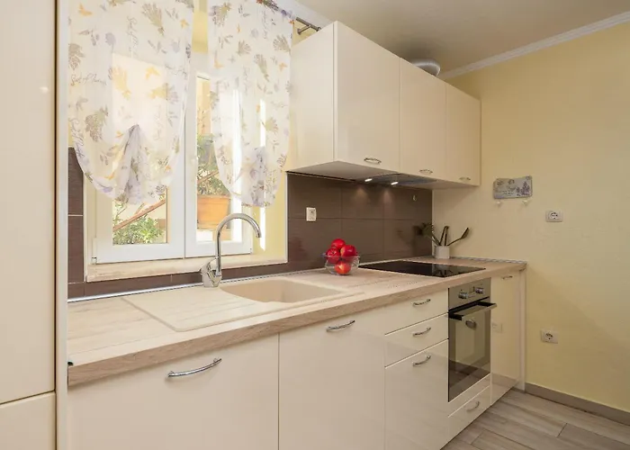 Perla - 2 Min To The & Free Parking Makarska