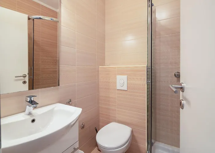 Perla - 2 Min To The & Free Parking Apartament Makarska