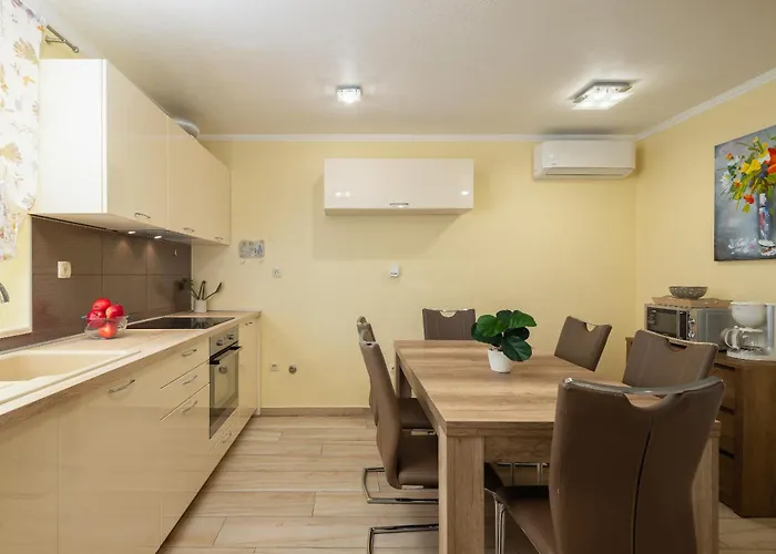 Perla - 2 Min To The & Free Parking * Makarska