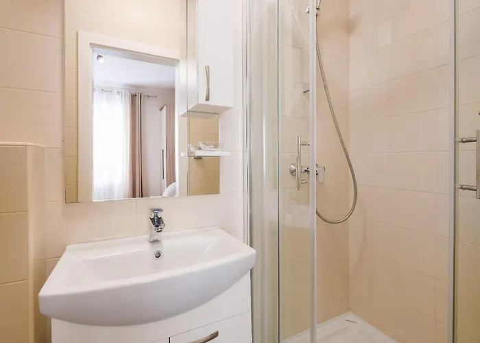 Apartment Perla - 2 Min To The & Free Parking