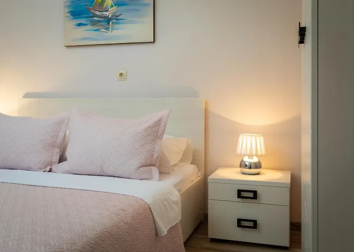 Perla - 2 Min To The & Free Parking Makarska