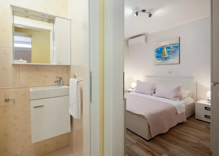 Apartament Perla - 2 Min To The & Free Parking