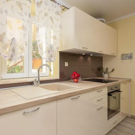 Perla - 2 Min To The & Free Parking Makarska