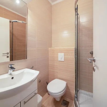 Perla - 2 Min To The & Free Parking Appartement Makarska