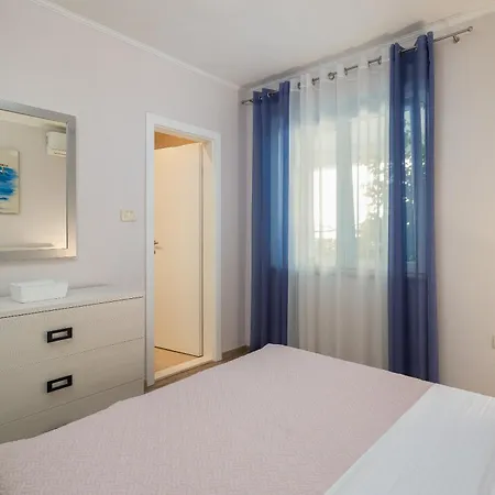 Perla - 2 Min To The & Free Parking Appartement Makarska