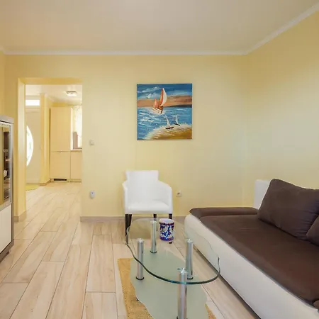 Appartement Perla - 2 Min To The & Free Parking Makarska